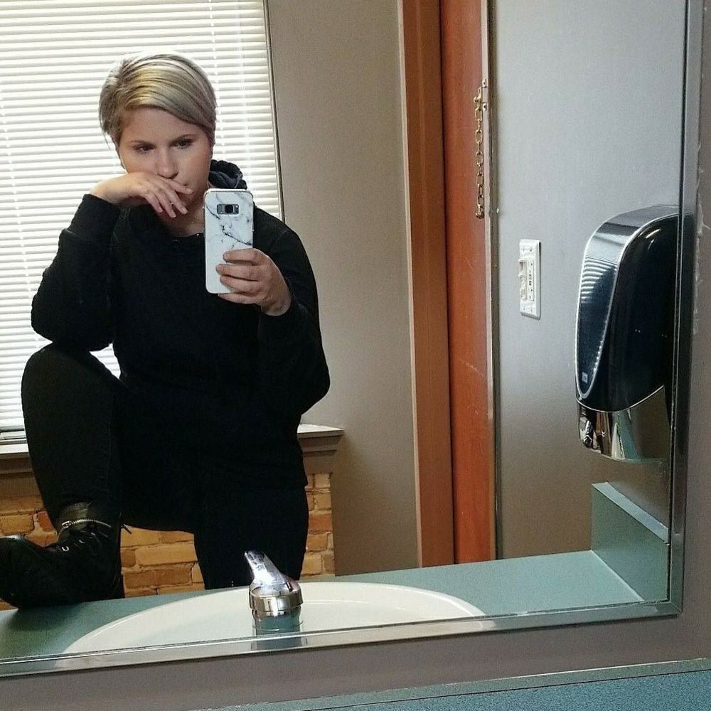 Meet your Posher, Elizabeth